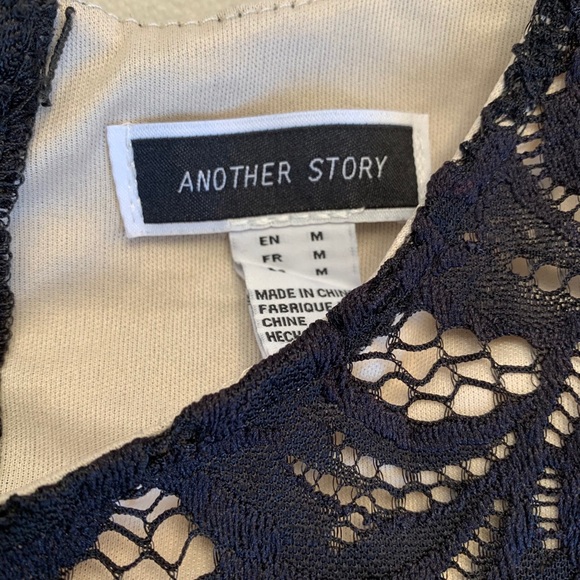 Lace peplum dress - Picture 3 of 6